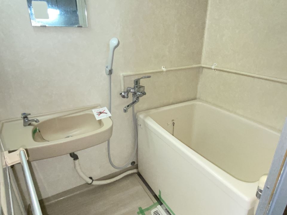 バス・シャワールーム　洋式トイレです