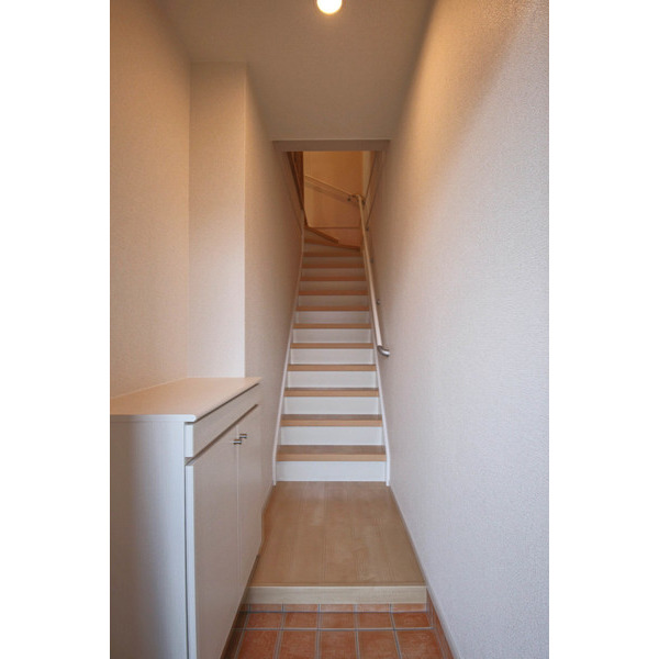 玄関　同じ建物の別のお部屋