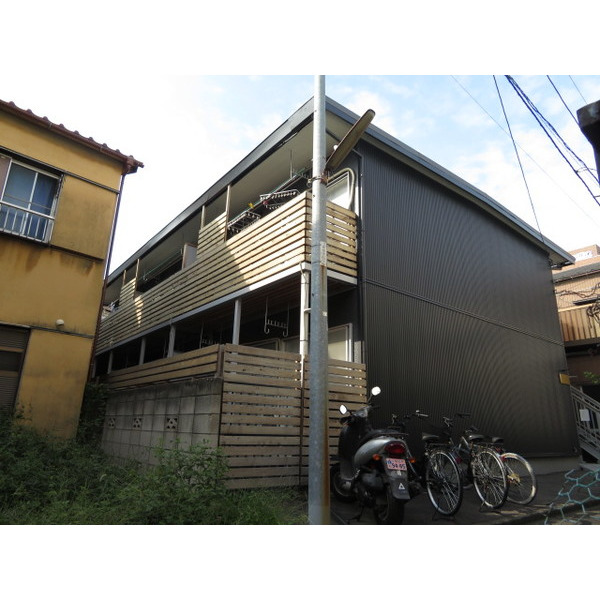 建物外観　２階建てアパート