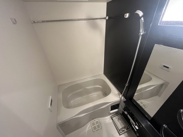 バス・シャワールーム　追焚きと浴室乾燥機完備しております