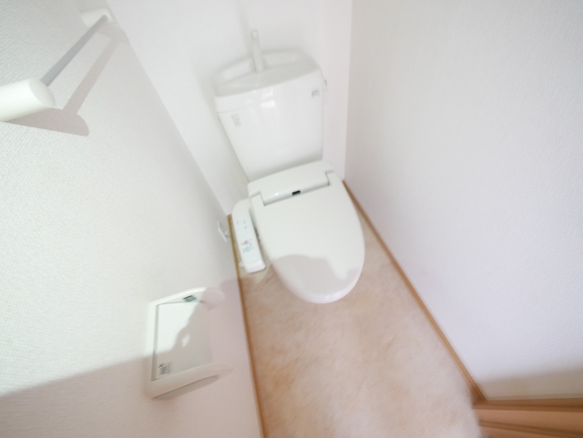 トイレ　★人気の温水洗浄便座付です★