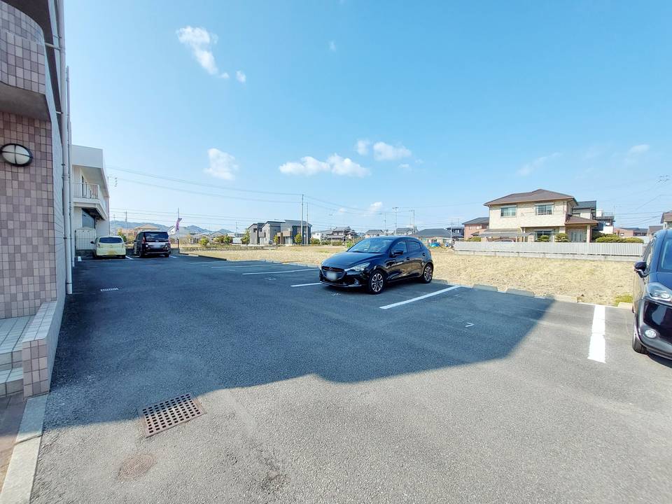 駐車場　駐車場