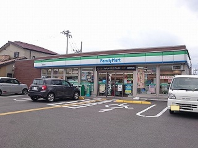 コンビニ　ファミリーマート高知御座店（コンビニ）まで296m