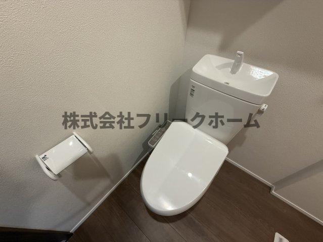 京王井の頭線 井の頭公園駅 徒歩20分 3階建 築1年のトイレ写真