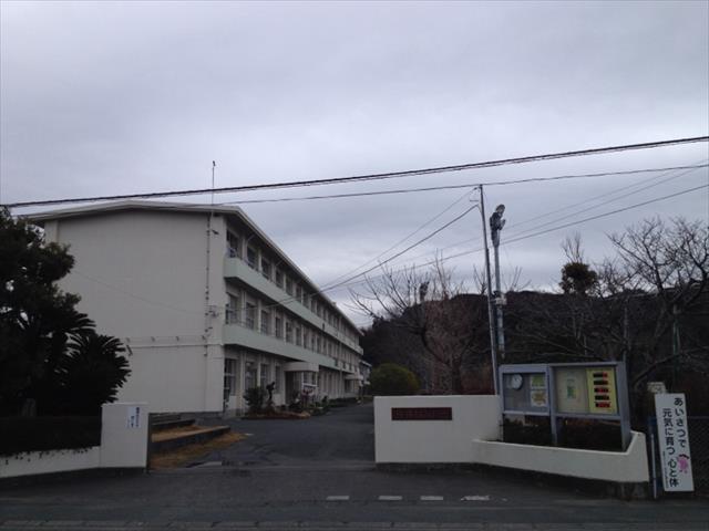小学校　西郷小（小学校）まで362m