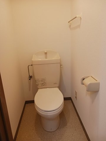 トイレ　落ち着いたトイレです
