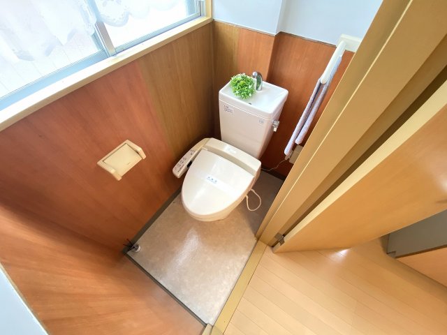 トイレ　ウォシュレット付きの洋式トイレ♪