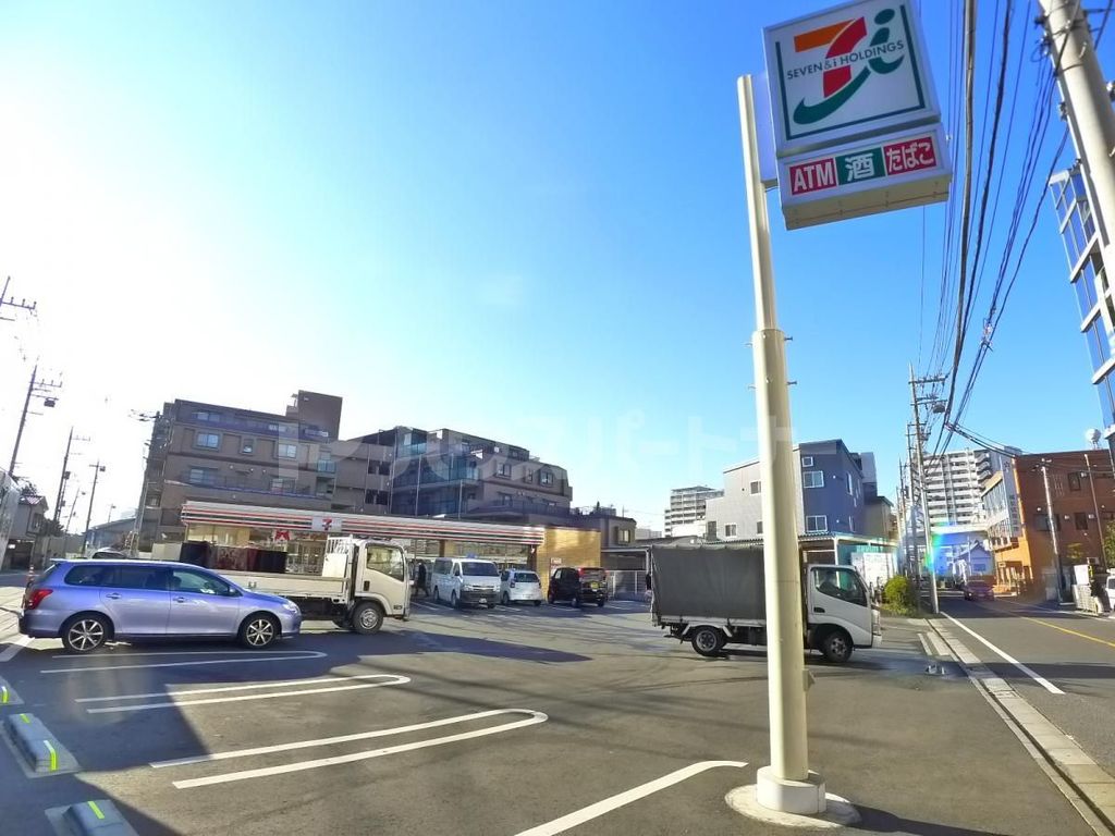 コンビニ　セブンイレブン足立扇3丁目店（コンビニ）まで550m