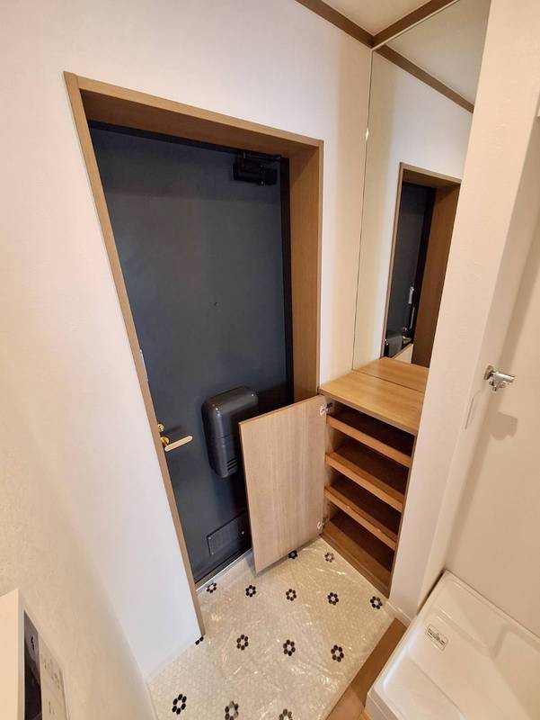 玄関　別号室同施工リフォーム参考写真
