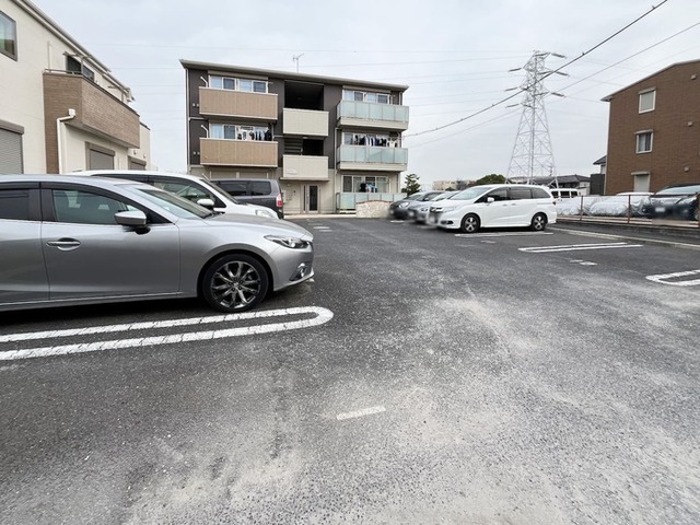 駐車場　駐車場
