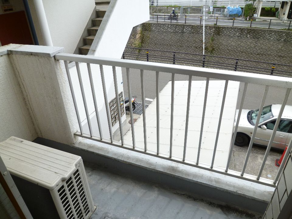 バルコニー　洗濯機はこちらへ