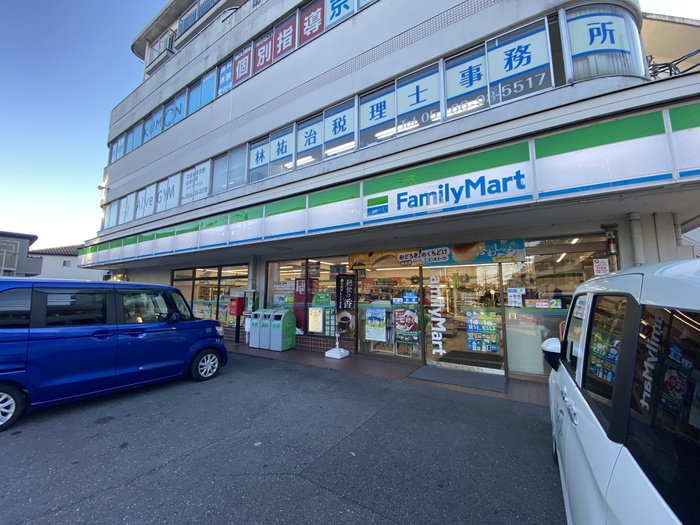 コンビニ　ファミリーマート新安城店（コンビニ）まで521m