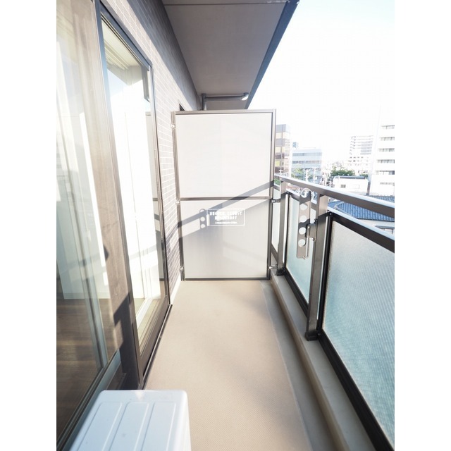 バルコニー　（参考）他室の写真を使用しています。現況優先となります。
