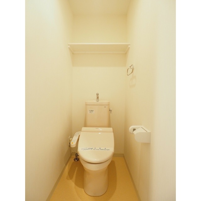 トイレ　（参考）他室の写真を使用しています。現況優先となります。
