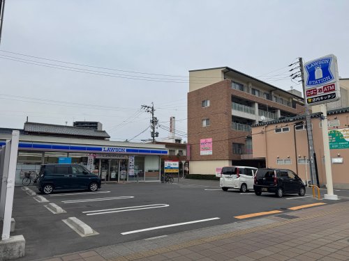 コンビニ　ローソン西春駅前店（コンビニ）まで205m