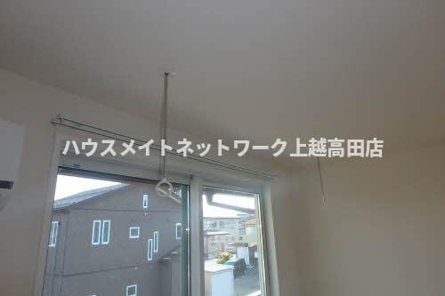 その他　室内物干し受け