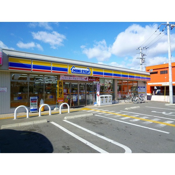 コンビニ　サンクス伊丹野間店（コンビニ）まで96m