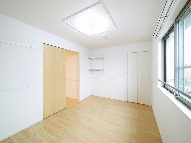 その他部屋・スペース　使い勝手のいい寝室です