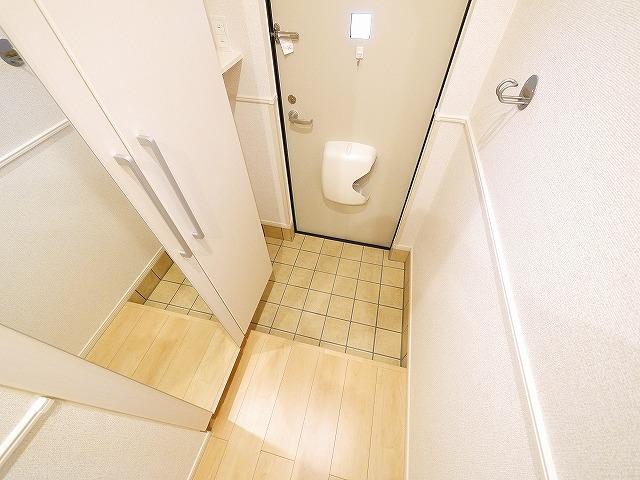 玄関　落ち着いた玄関です