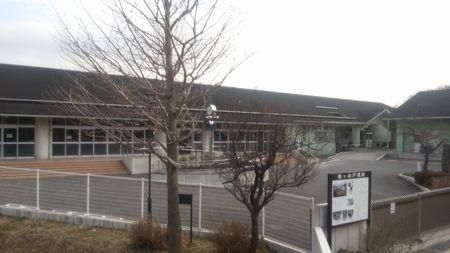 小学校　上依知小学校（小学校）まで410m