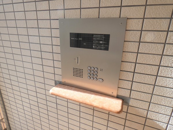 ロビー　オートロック