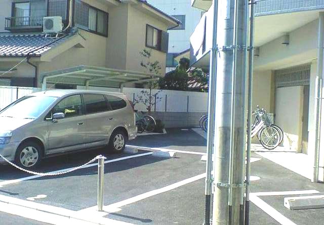 駐車場　駐車場