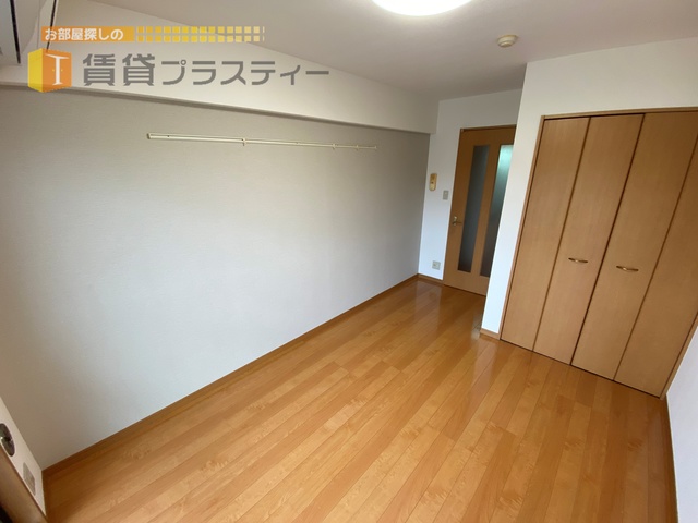 居室・リビング　シンプルイズベスト。このお部屋なら新生活も楽しみですね。