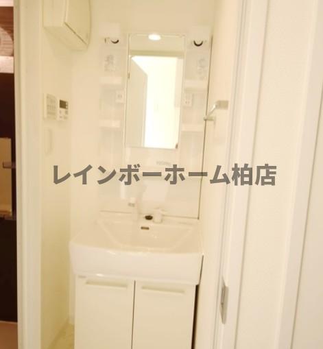 洗面設備　脱衣スペースもあります