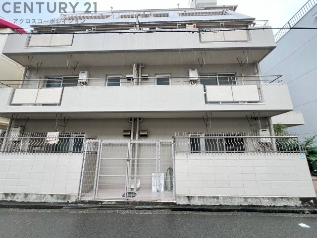 建物外観　エレベーター付きで荷物があっても安心♪