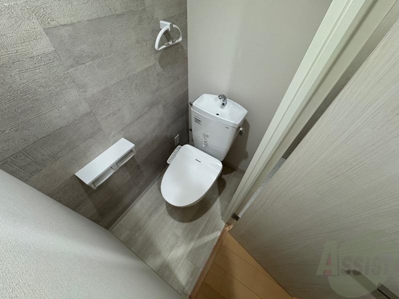 トイレ　こちらはトイレです。清潔感があり、安心して使用できます。