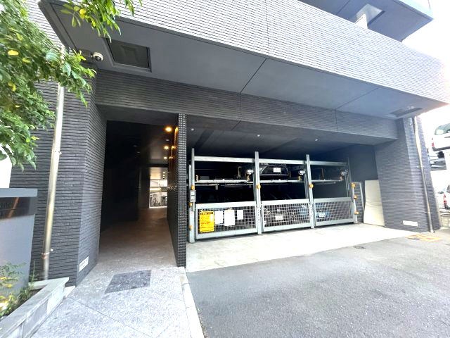 エントランス　同物件反転のお写真となっております 間取り図を参照してくださ