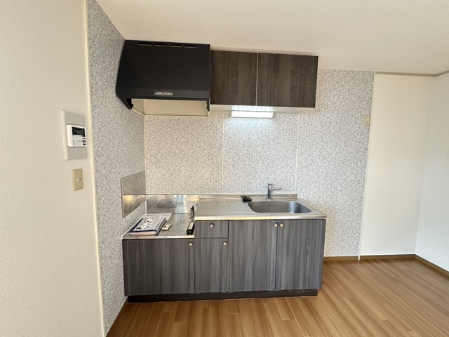 キッチン　別部屋参考写真です