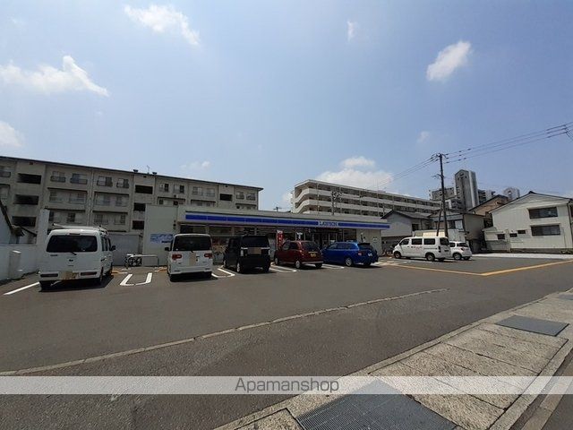コンビニ　ローソン（コンビニ）まで811m
