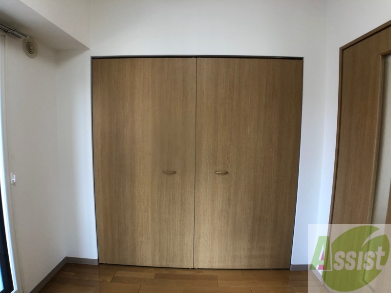 収納　寝室の収納です。部屋がすっきり片付きます。