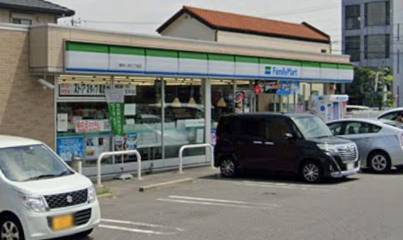 コンビニ　ファミリーマート 楠あじま三丁目店（コンビニ）まで294m
