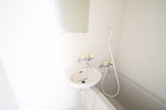 洗面設備　※別部屋の写真です