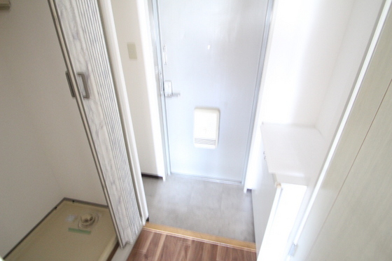 玄関　※別部屋の写真です