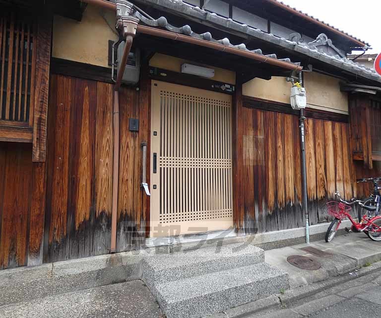 その他共有部分　玄関です。