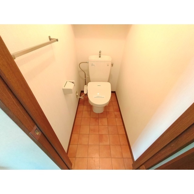 ラトゥールTOWAのトイレ写真
