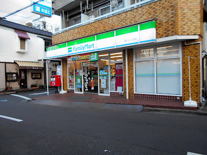 コンビニ　ファミリーマート 奥沢七丁目店（コンビニ）まで77m