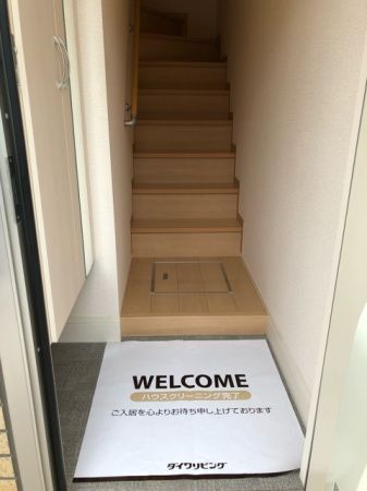 玄関　※同建物同型別のお部屋
