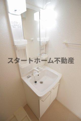 洗面設備　使いやすい洗面所です