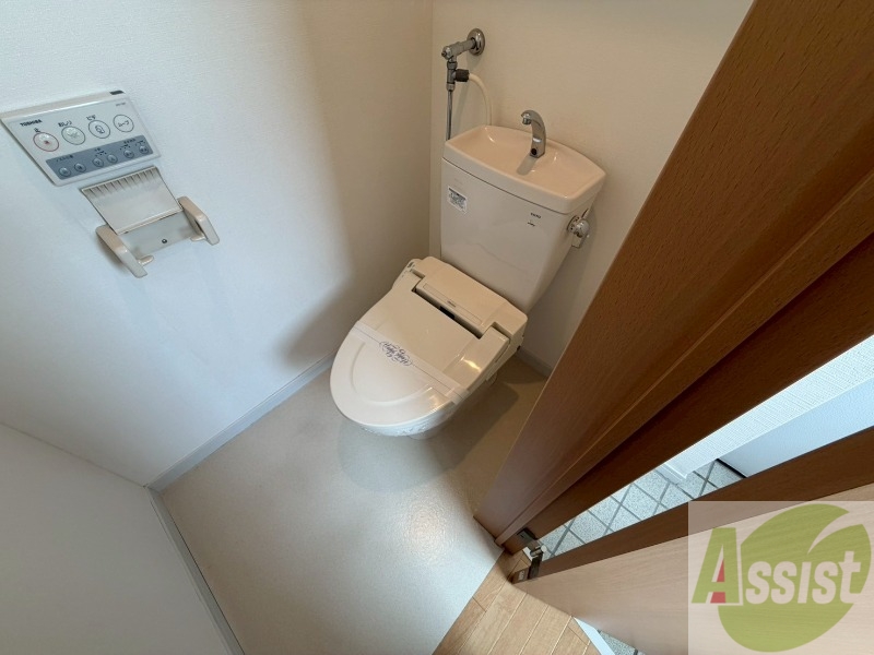 トイレ　トイレです。ウォシュレット付を探している方、おすすめです。