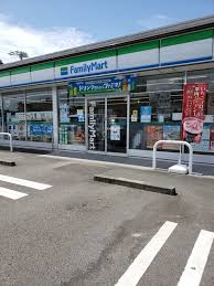 コンビニ　ファミリーマート 焼津大覚寺店（コンビニ）まで219m