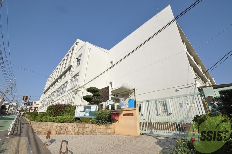 小学校　神戸市立霞ヶ丘小学校（小学校）まで674m