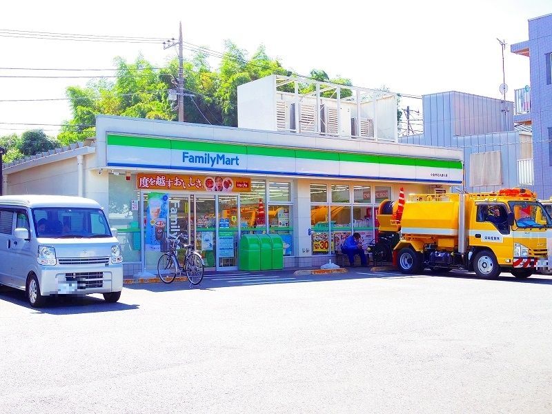 コンビニ　ファミリーマート 小金井北大通り店（コンビニ）まで769m