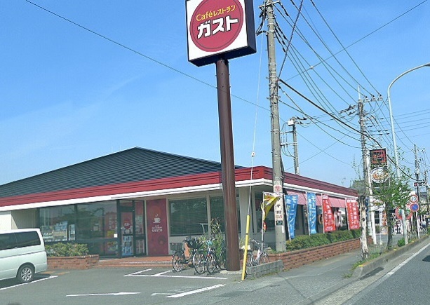 飲食店　ガスト 南越谷店（飲食店）まで528m