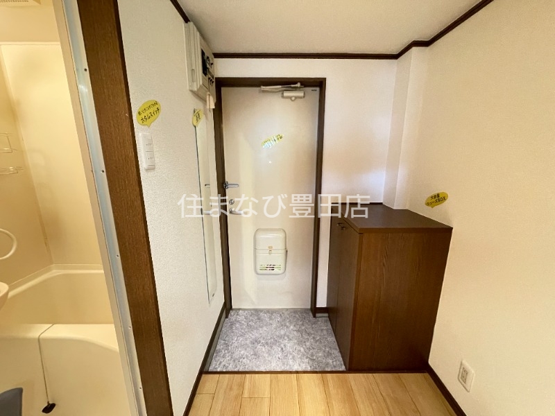 玄関　同型別部屋写真