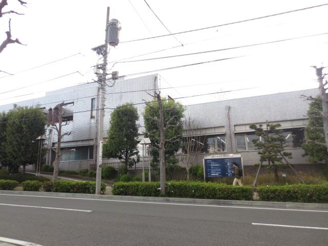 図書館　藤沢市総合市民図書館（図書館）まで210m