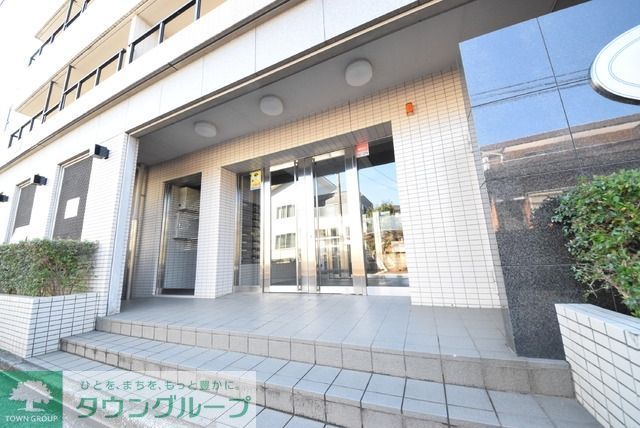 エントランス　オートロックと防犯カメラ付ででセキュリティ対策もバッチリ
